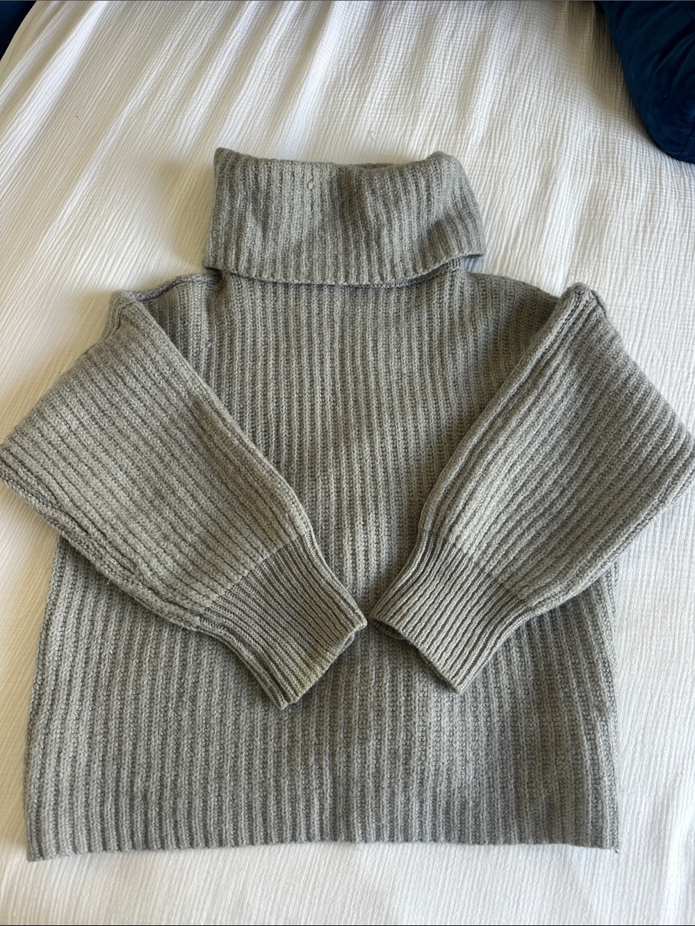 American Apparel Wool Knit Oversized  Ribbed Turtleneck Sweater in Heather Gray